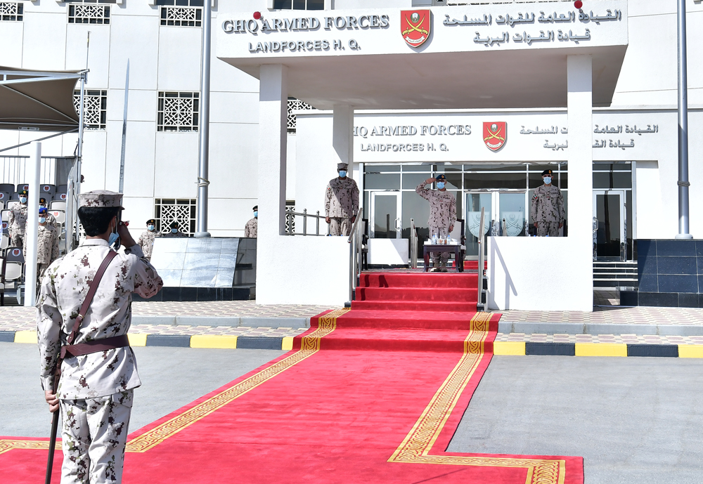 نائب رئيس أركان القوات المسلحة يشهد احتفال القوات البرية بيوم الوحدة الـ 32