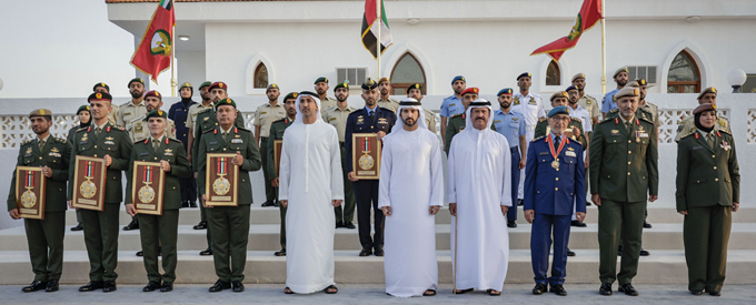 حمدان بن محمد يشهد احتفال القوات المسلحة بالذكرى الـ48 لتوحيدها